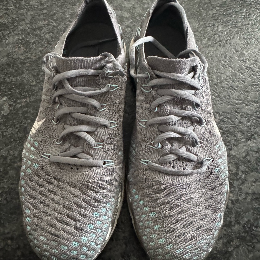 Nike Women Knit- 7.5
